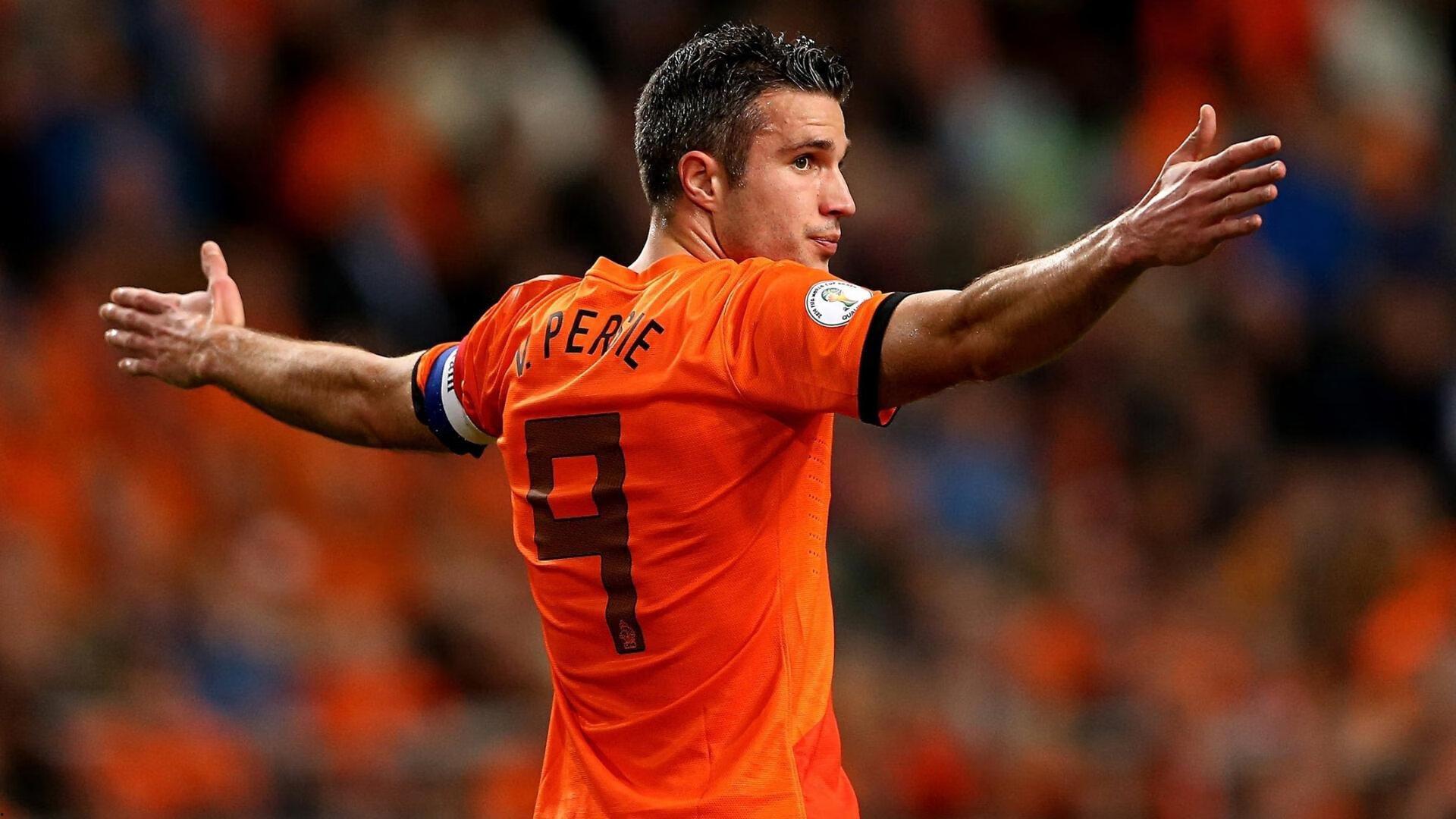 阿达尼点破足坛双重标准，坎塞洛性格屡遭指摘，他人失范为何静默